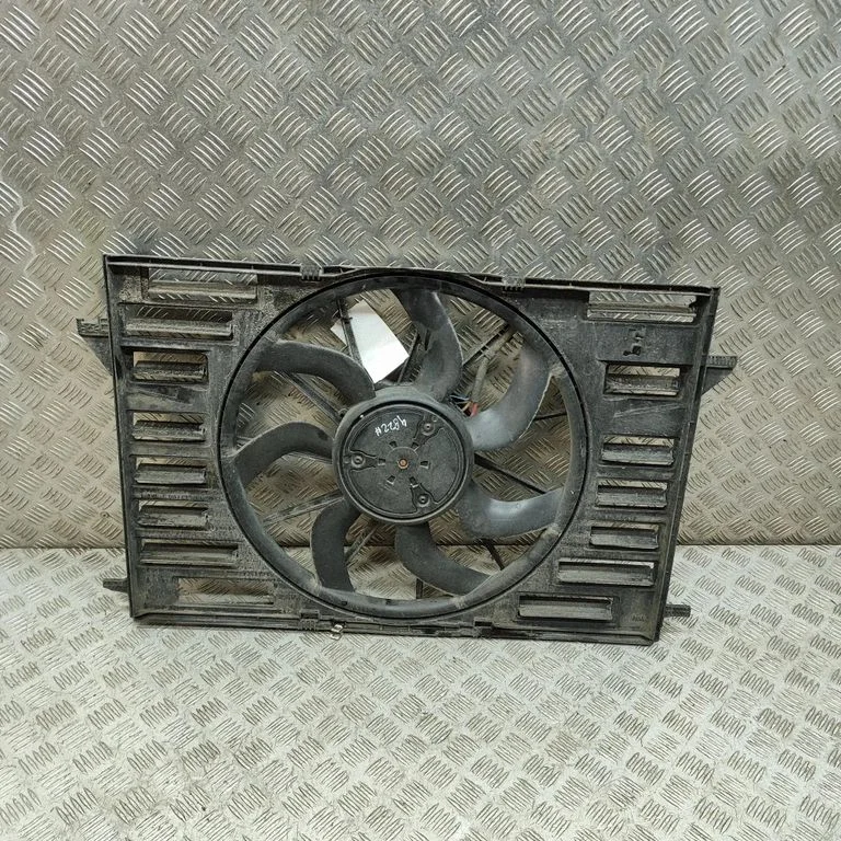 Radiaatori ventilaatori difuusor – Audi Q7 4M (2015-)