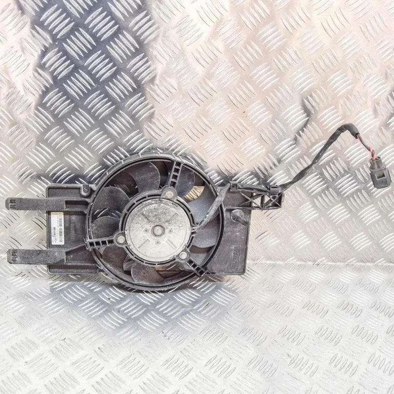 Radiator cooling fan shroud – Ford Focus (2010-2017)