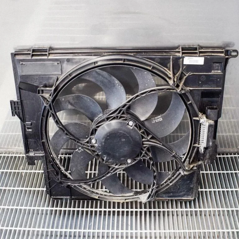 Radiaatori ventilaatori difuusor – BMW 1-seeria F20 F21 (2011-2019)