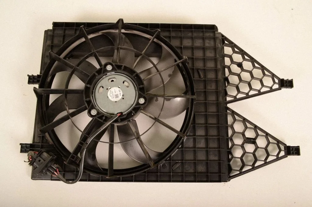 Radiator cooling fan shroud – Volkswagen Polo V 6R (2009-2017)