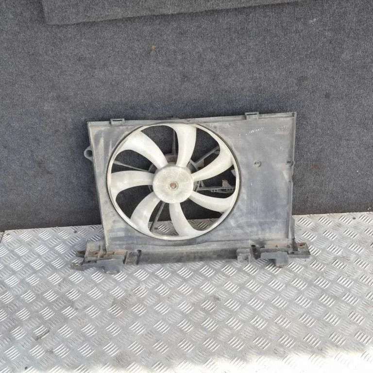 Radiaatori ventilaatori difuusor – Toyota Corolla E120 E130 (2004-2007)