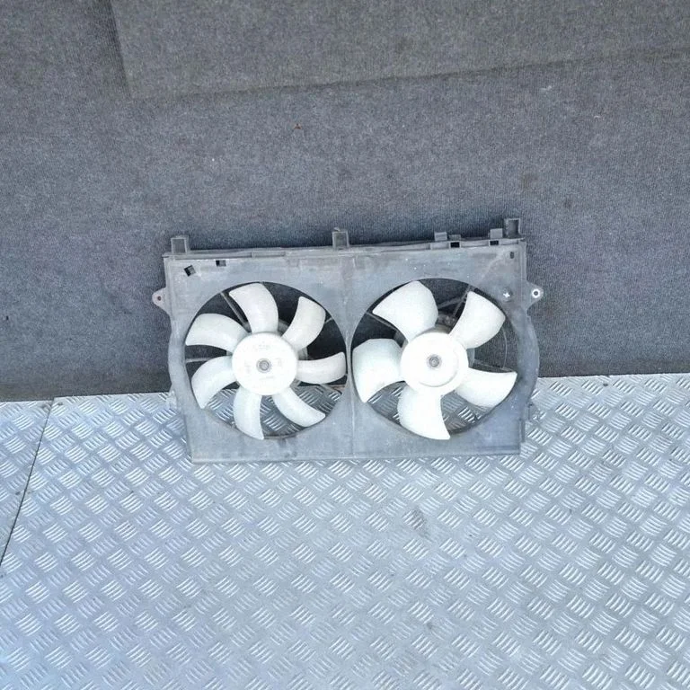 Radiaatori ventilaatori difuusor – Toyota Corolla E120 E130 (2004-2007)