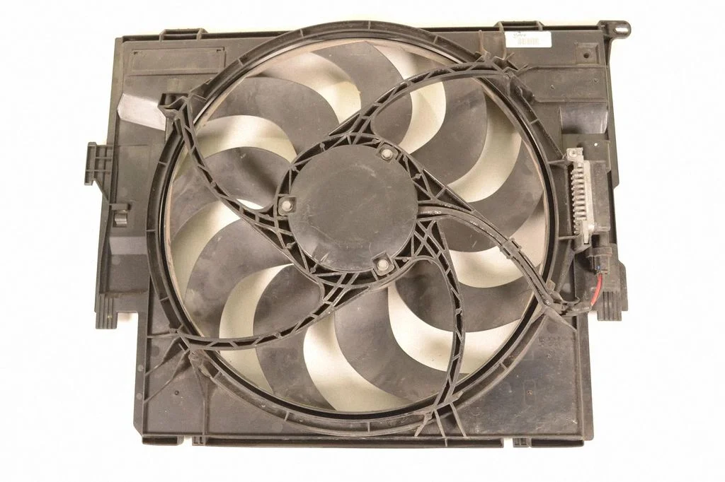 Radiaatori ventilaatori difuusor – BMW 3-seeria F30 F35 F31 (2012-2018)