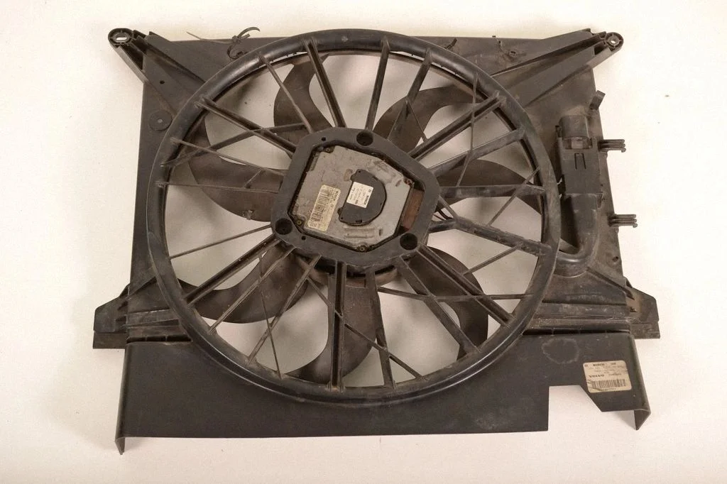 Radiatora ventilatora difuzors – Volvo XC90 (2003-2006)