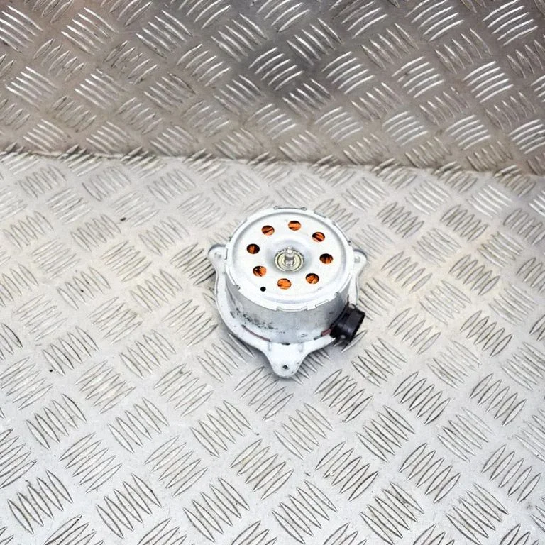 Elektriskais radiatora ventilators KY3882
