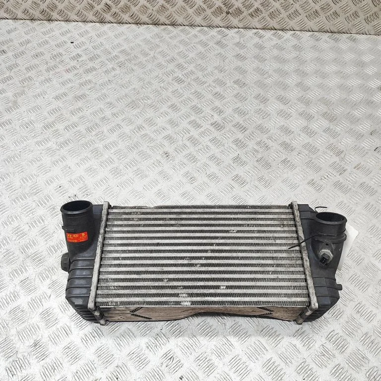 Starpdzesētāja (interkūlera) radiators 282712F700