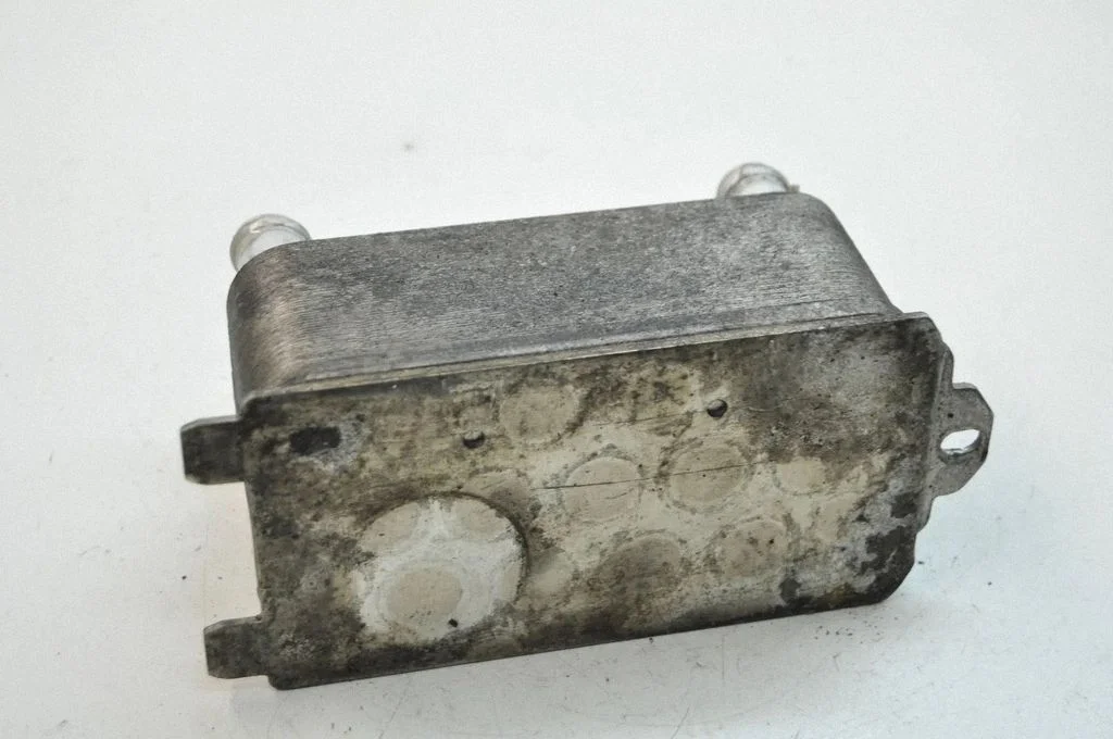 Ātrumkārbas eļļas radiators 8W837A096AB