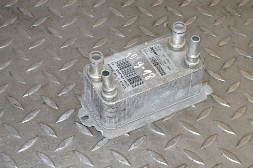 Ātrumkārbas eļļas radiators AW837A095AA