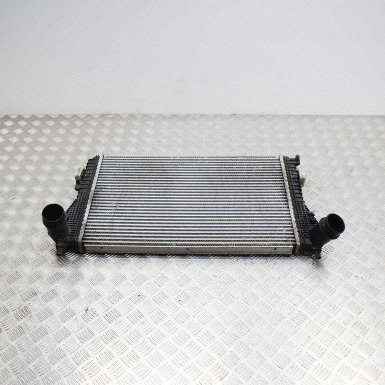 Starpdzesētāja (interkūlera) radiators – Volkswagen Tiguan (2007-2016)