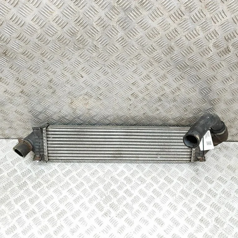 Vahejahuti radiaator 8V619L440AC