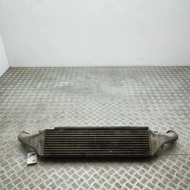 Starpdzesētāja (interkūlera) radiators 8R0145805A
