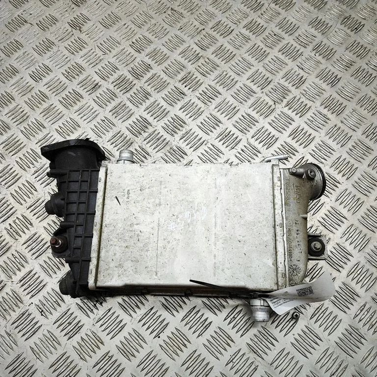 Starpdzesētāja (interkūlera) radiators A6420900414