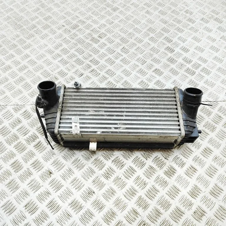 Starpdzesētāja (interkūlera) radiators 282702U210