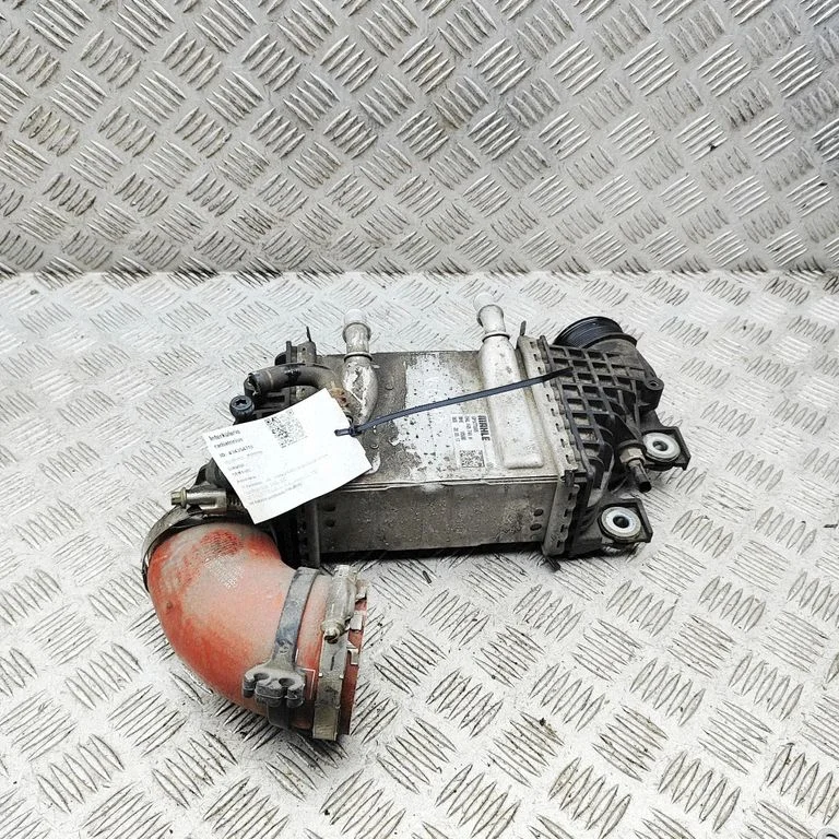 Starpdzesētāja (interkūlera) radiators 04L145749H