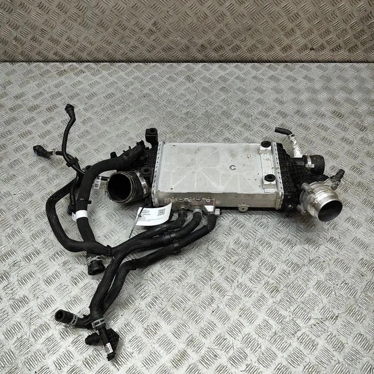 Starpdzesētāja (interkūlera) radiators K6D36K775BE – Land Rover Defender (2020-)
