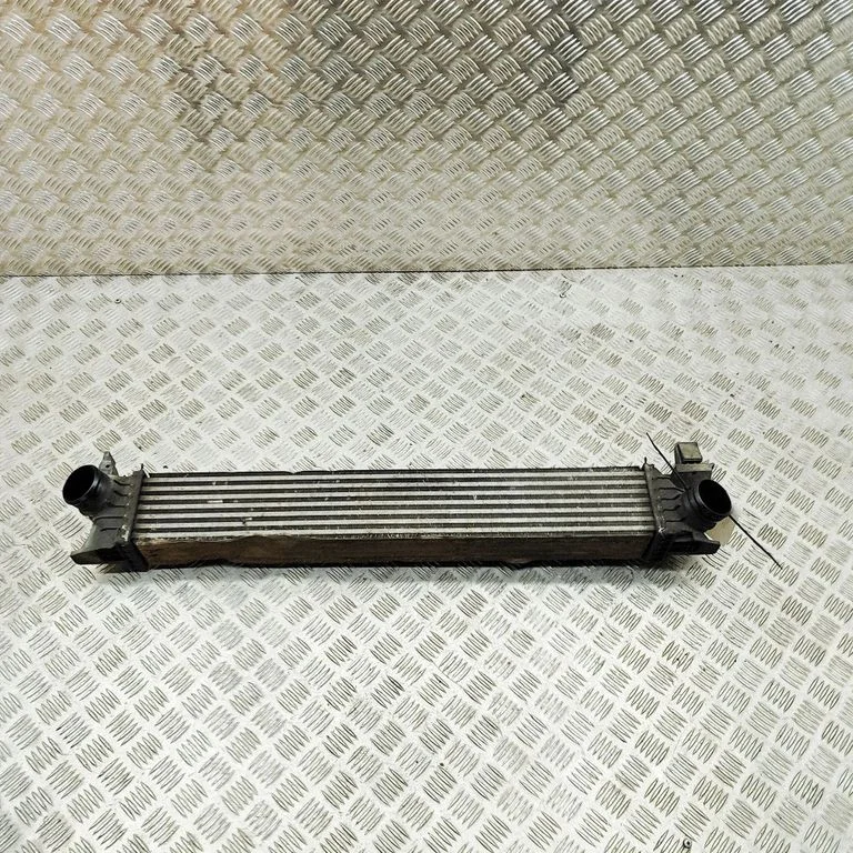 Vahejahuti radiaator 53144431