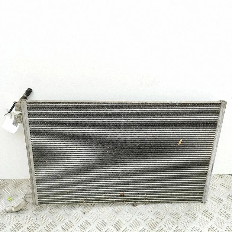 Vahejahuti radiaator – Jaguar XE (2015-)