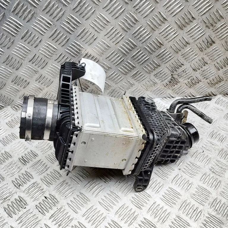 Vahejahuti radiaator 32249372