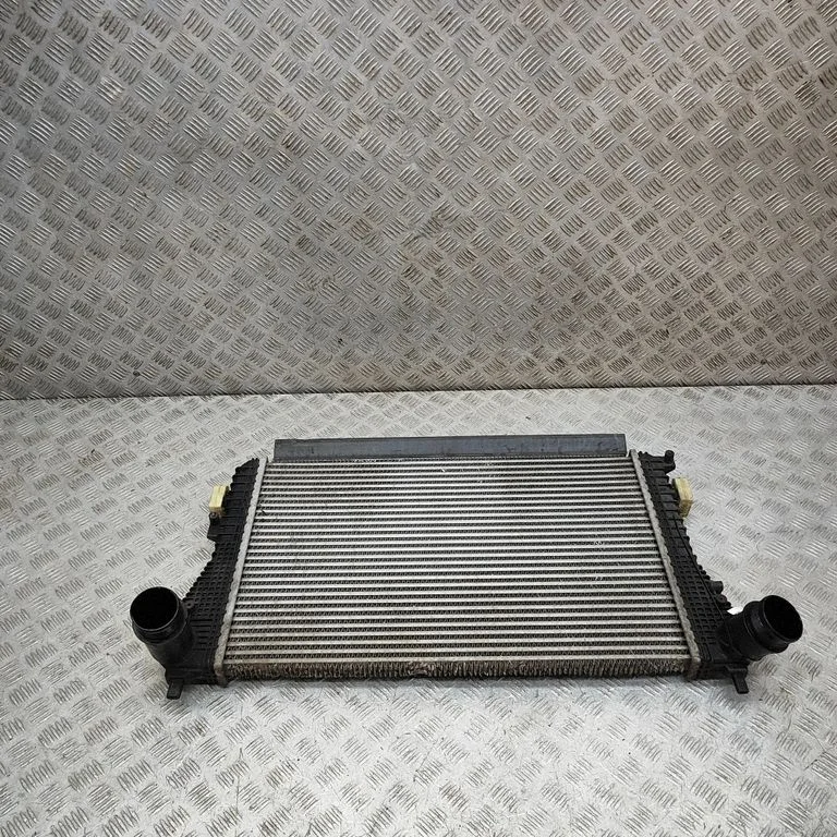 Vahejahuti radiaator 3C0145805AN