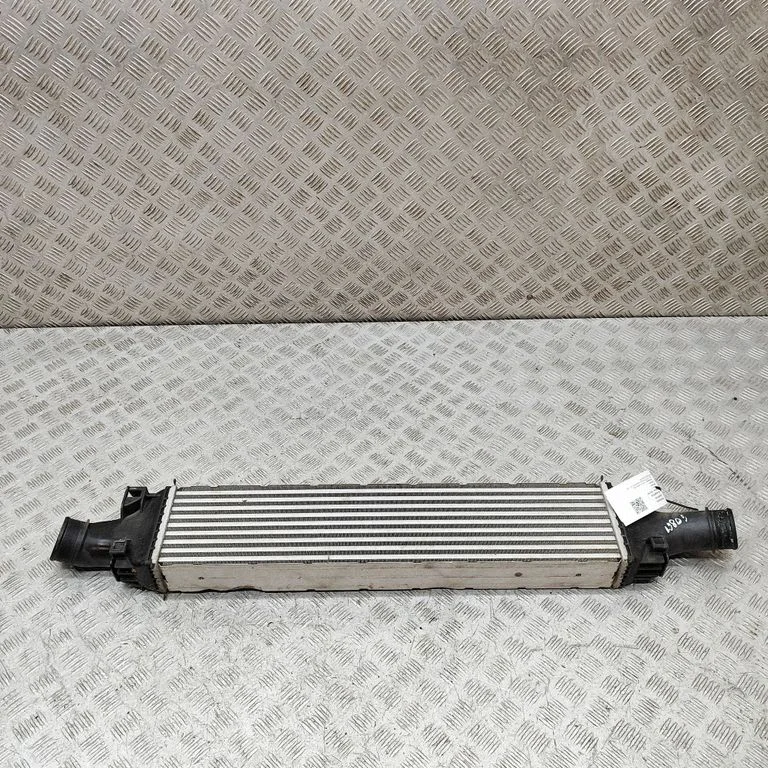 Starpdzesētāja (interkūlera) radiators 8W0145805