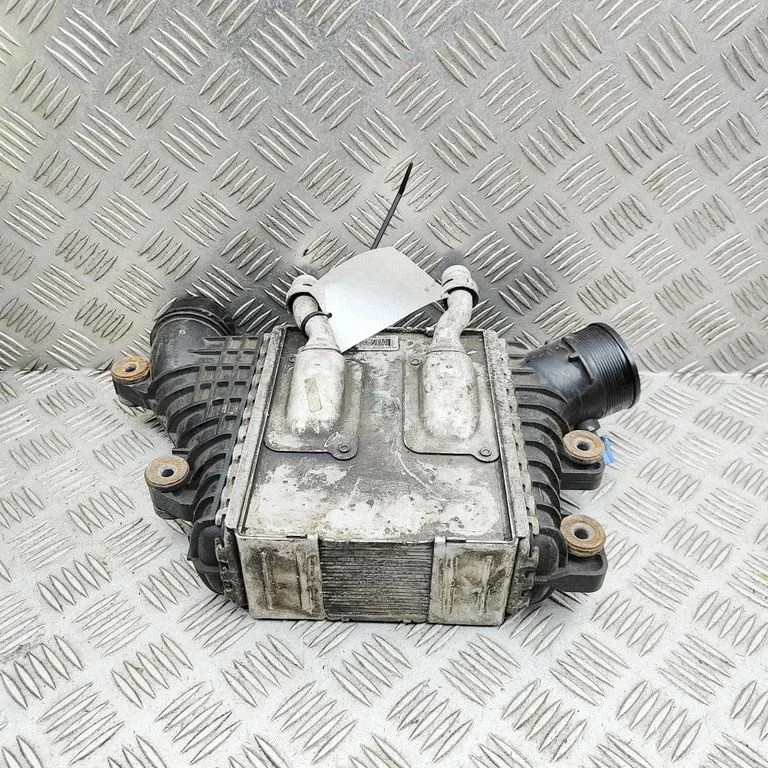 Vahejahuti radiaator GJ329L440AB