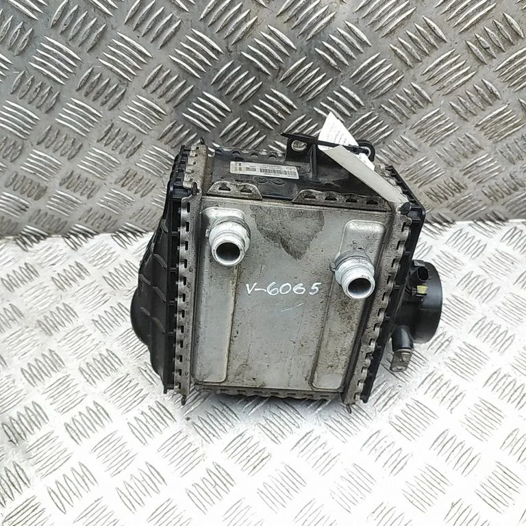 Vahejahuti radiaator CX673009