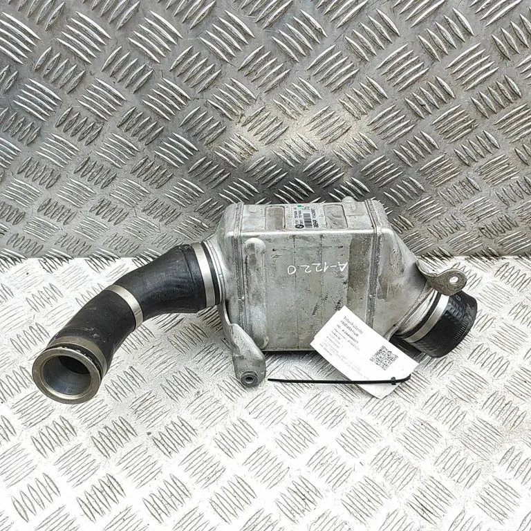 Vahejahuti radiaator – BMW 7-seeria F01 F02 F03 F04 (2008-2016)