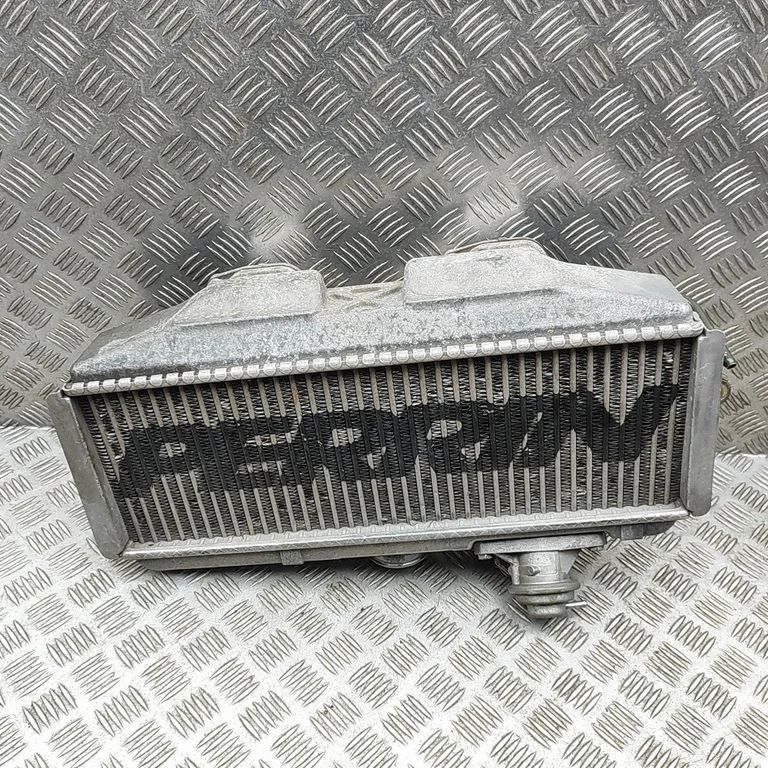 Starpdzesētāja (interkūlera) radiators