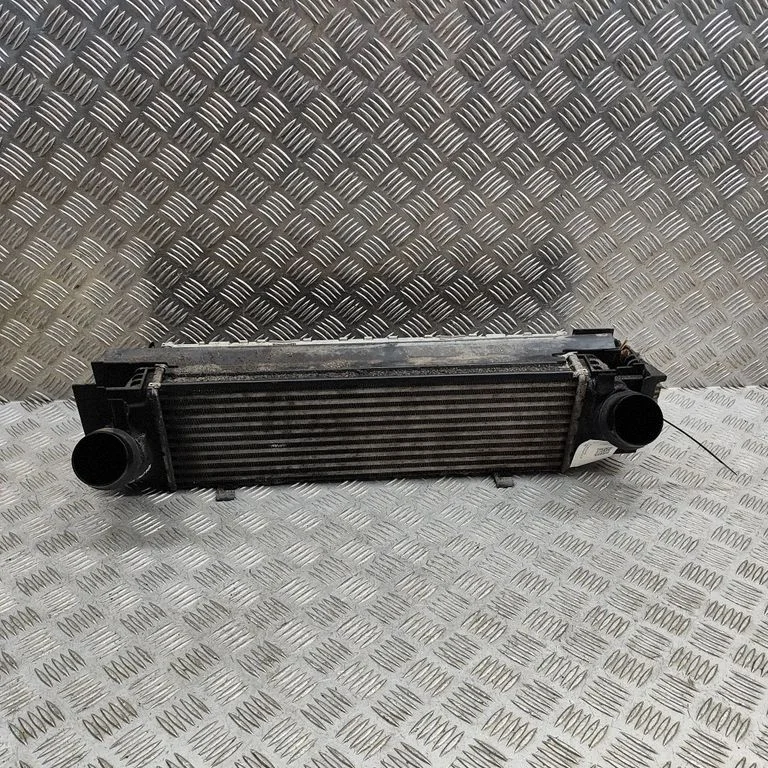 Vahejahuti radiaator 7600533