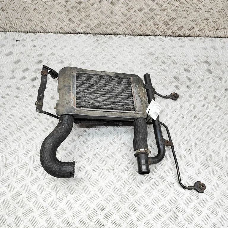 Starpdzesētāja (interkūlera) radiators MR552982