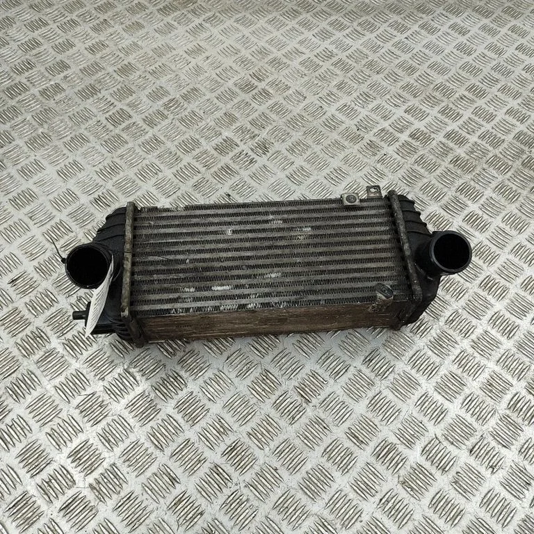 Starpdzesētāja (interkūlera) radiators 282712U230