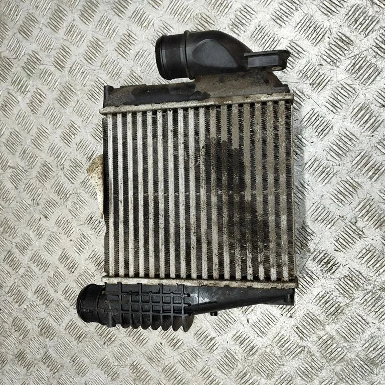 Starpdzesētāja (interkūlera) radiators P9675627980