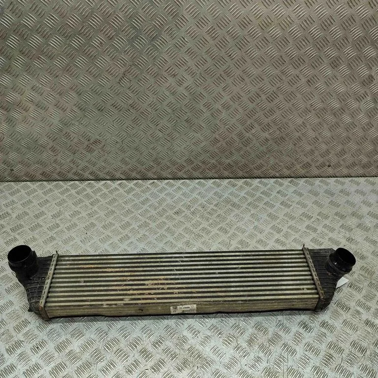 Vahejahuti radiaator 144969388R