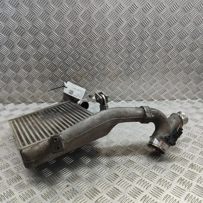 Vahejahuti radiaator 97011020935