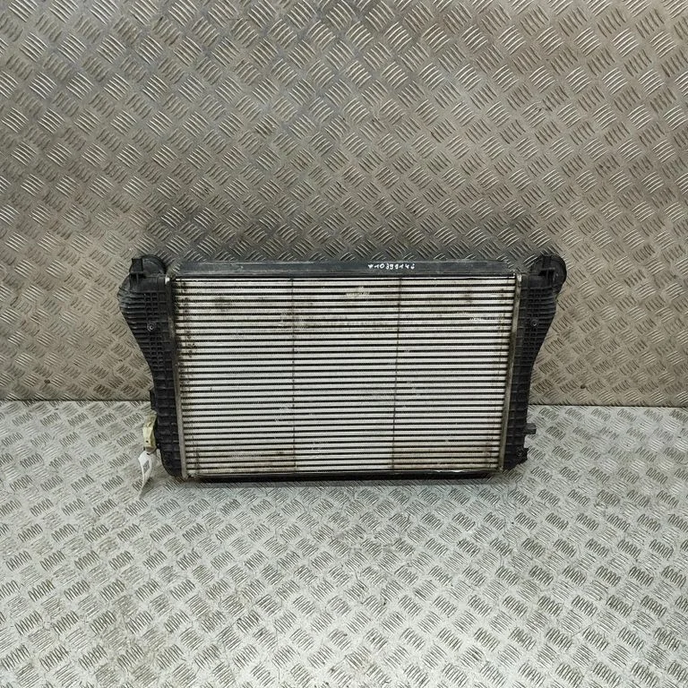 Starpdzesētāja (interkūlera) radiators – Volkswagen Passat CC (2008-2016)