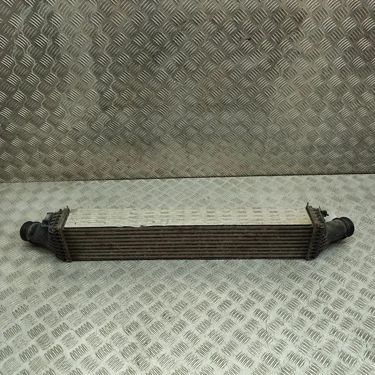 Starpdzesētāja (interkūlera) radiators 8K0145805E