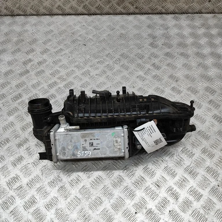 Vahejahuti radiaator 05C145785G