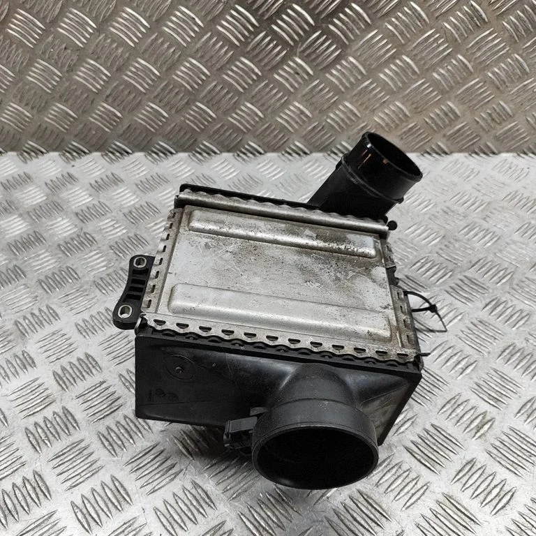 Starpdzesētāja (interkūlera) radiators – Mercedes-Benz C klase W205 (2014-2021)