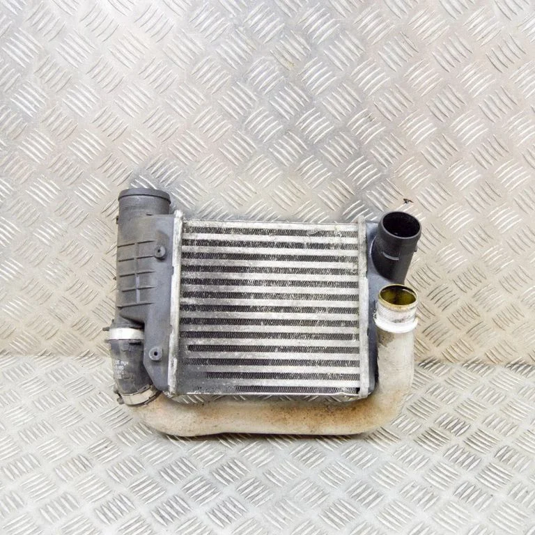 Starpdzesētāja (interkūlera) radiators – Audi A6 Allroad C6 (2006-2011)
