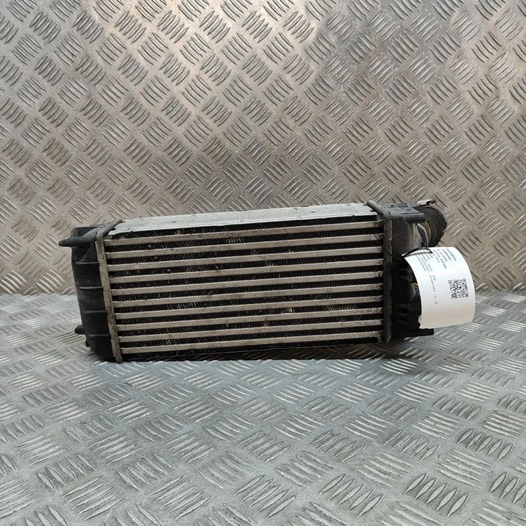 Starpdzesētāja (interkūlera) radiators M144105