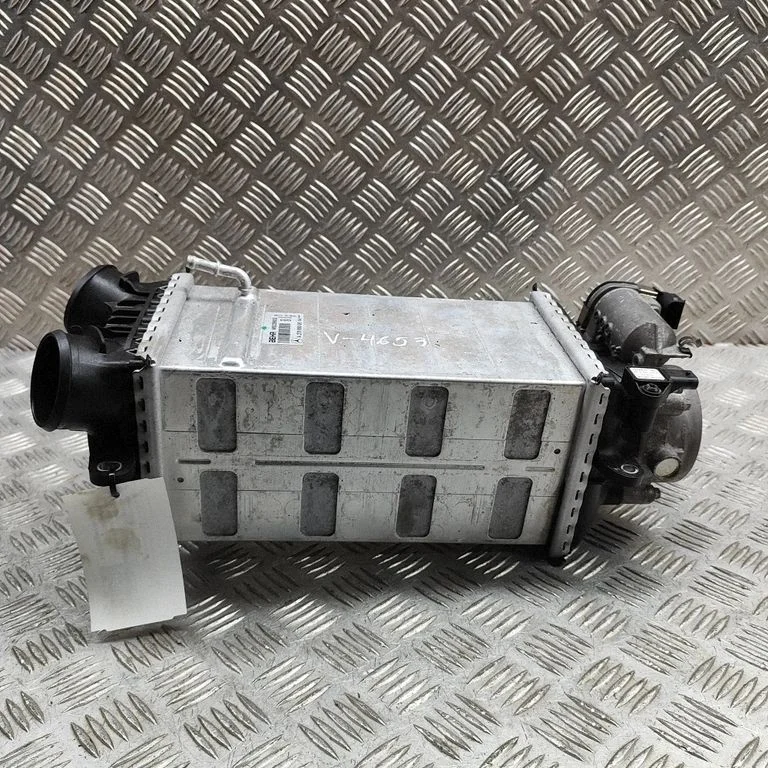 Vahejahuti radiaator – Mercedes-Benz CLS-klass C218 X218 (2011-2017)