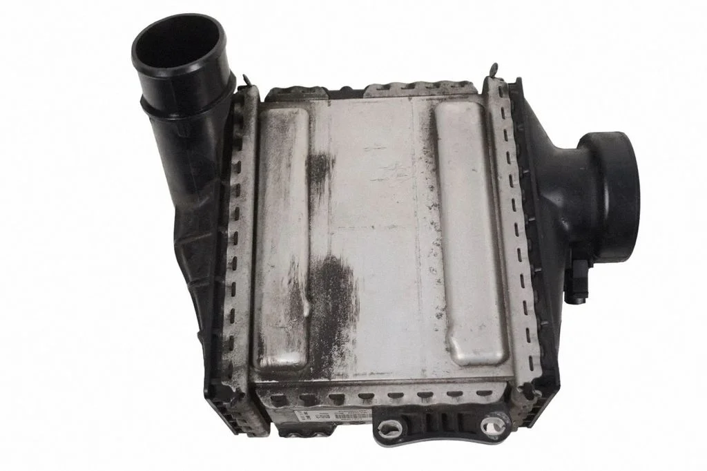 Starpdzesētāja (interkūlera) radiators – Mercedes-Benz C klase W205 (2014-2021)