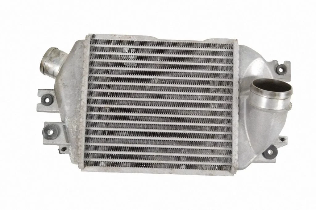 Vahejahuti radiaator