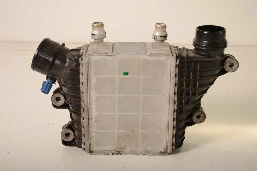 Vahejahuti radiaator GJ329L440AB