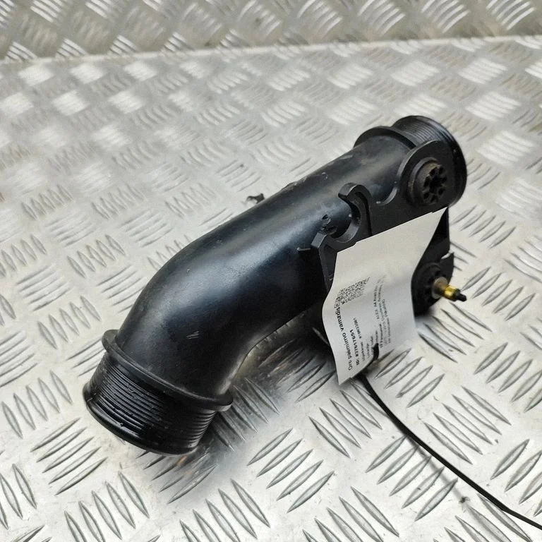 Intercooler hose/pipe 8W0145673E