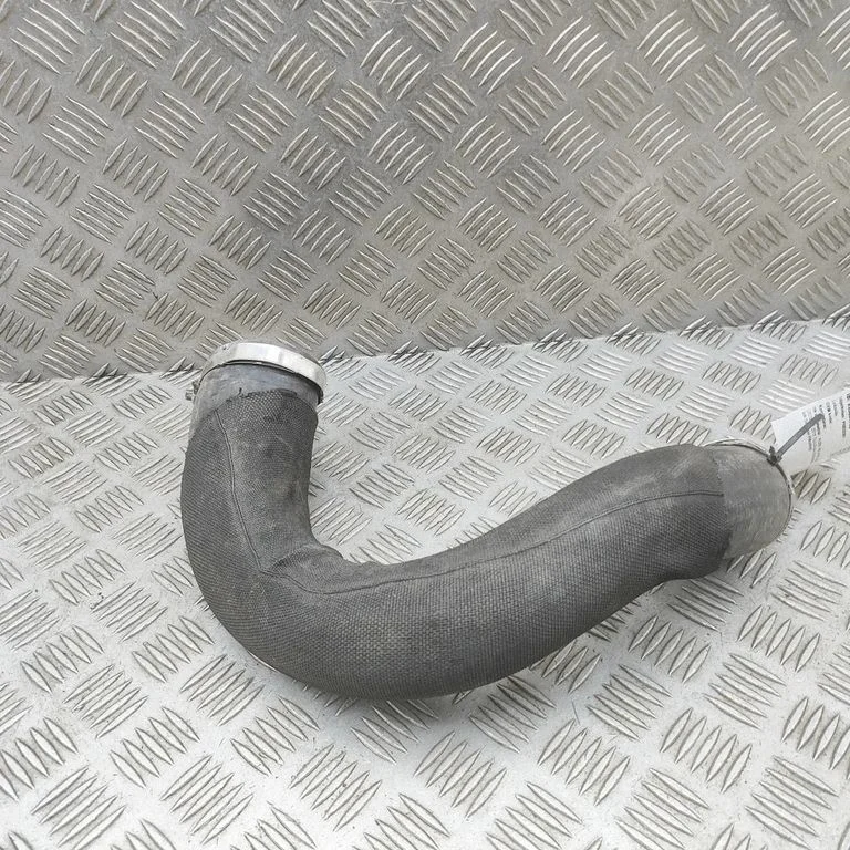 Wąż / rura intercoolera 4K0145738R