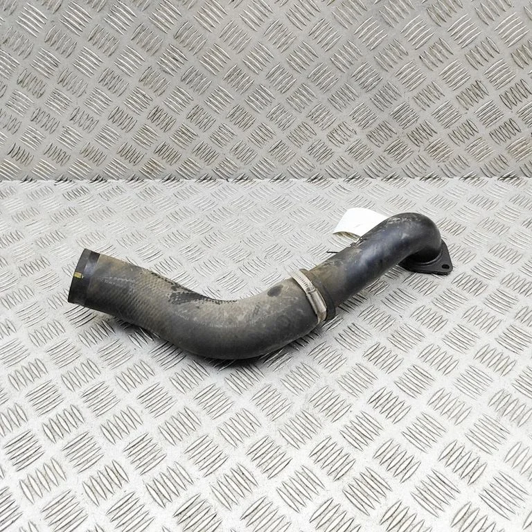 Vahejahuti voolik (-ud)/ toru (-d) 1505A769