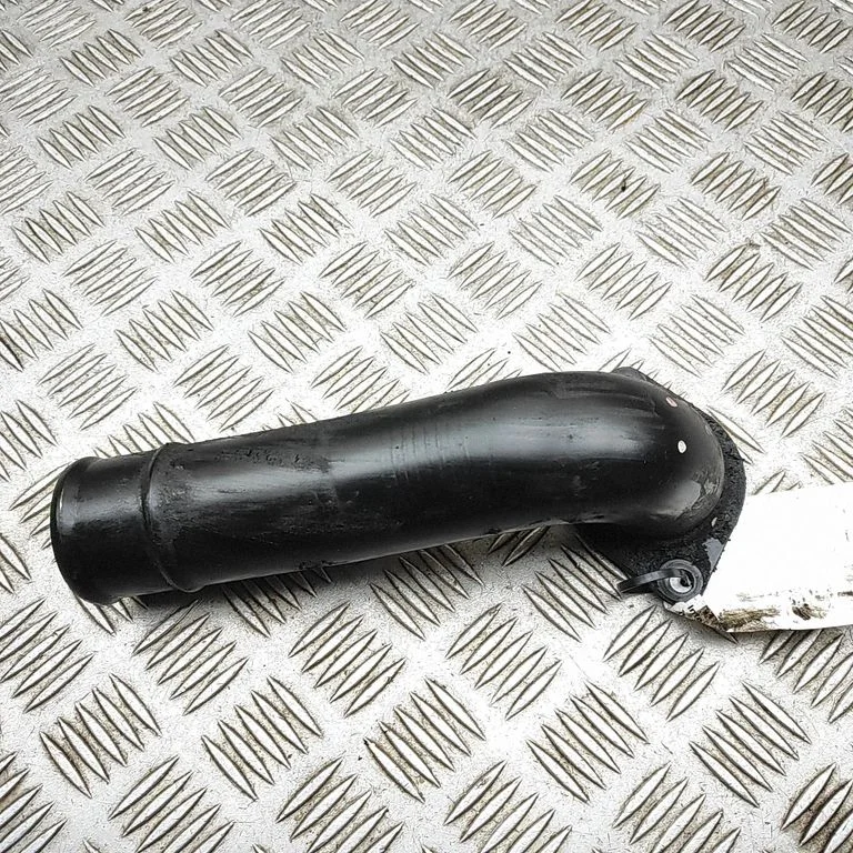 Vahejahuti voolik (-ud)/ toru (-d) 14460W060P