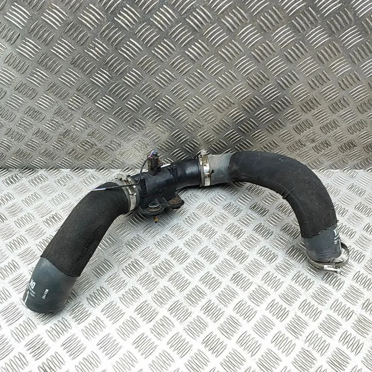 Intercooler hose/pipe 8W0145737