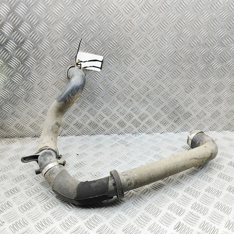 Intercooler hose/pipe FPLA9G738CD